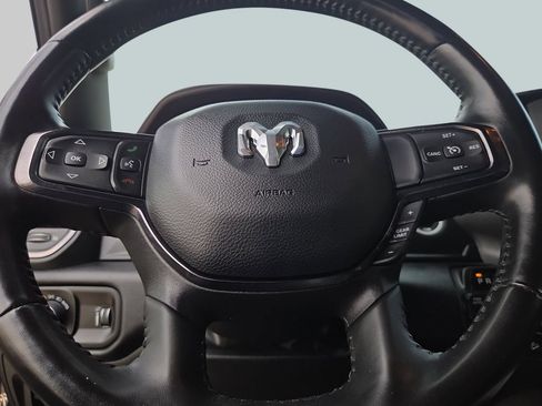 Used 2022 RAM 1500 Big Horn AWD/4WD image 11