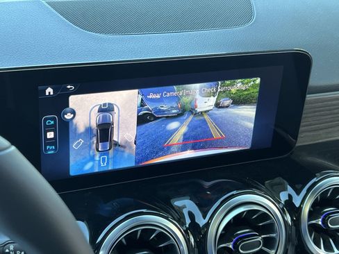 New 2026 Mercedes-Benz GLB 250 4MATIC image 24