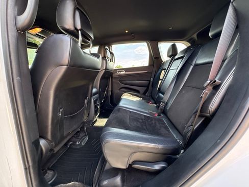 Used 2018 Jeep Grand Cherokee Laredo RWD image 13