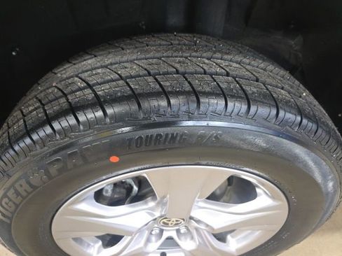 Used 2025 Toyota RAV4 XLE w/ Convenience Package image 8