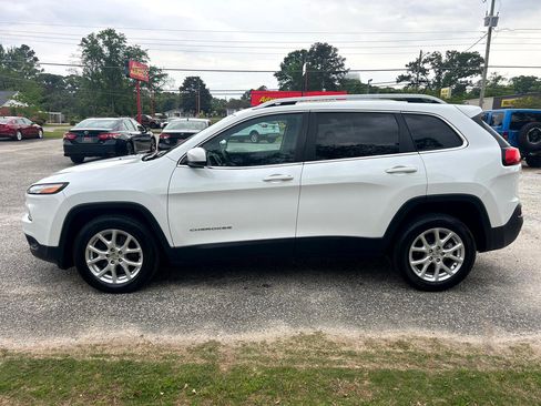 Used 2018 Jeep Cherokee Latitude w/ Mobile Office Group image 3