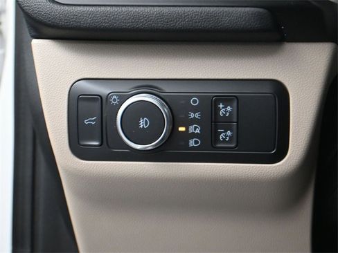 Used 2020 Ford Escape SEL image 14