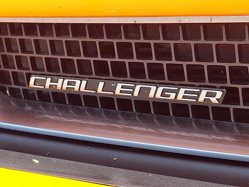 Used 2012 Dodge Challenger SXT Plus RWD image 29