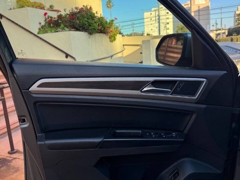 Used 2019 Volkswagen Atlas SE FWD image 19