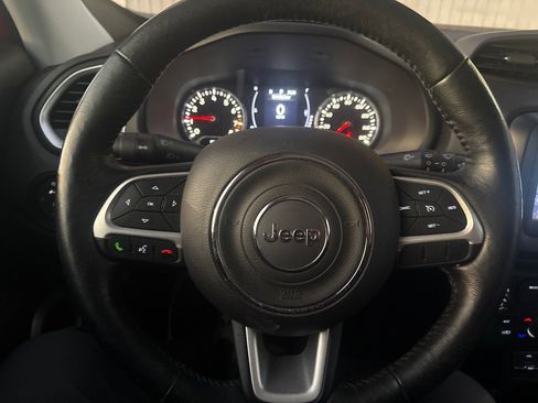 Used 2018 Jeep Renegade Latitude w/ Cold Weather Group image 23