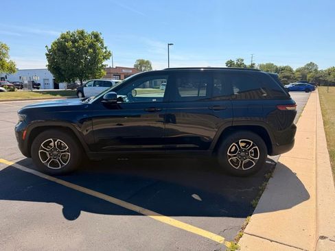 Used 2024 Jeep Grand Cherokee Trailhawk AWD/4WD image 7