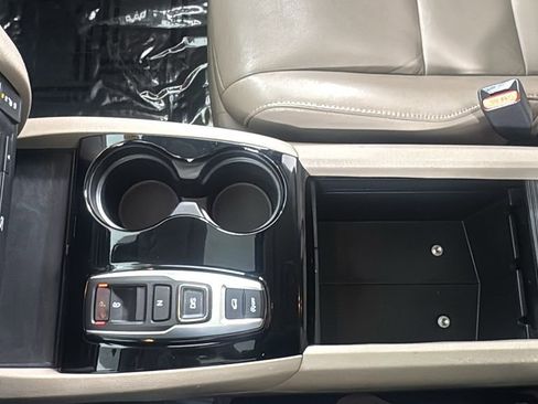 Used 2016 Honda Pilot Touring image 34