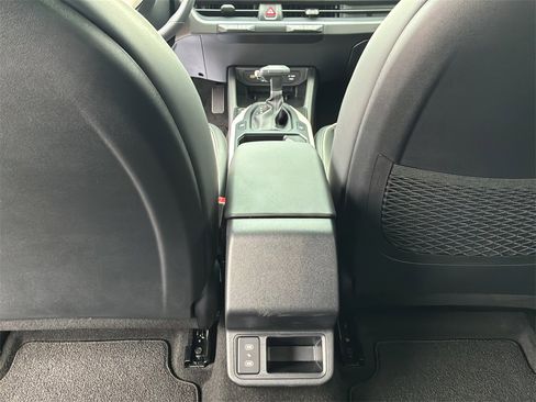 New 2025 Kia K4 GT-Line image 17