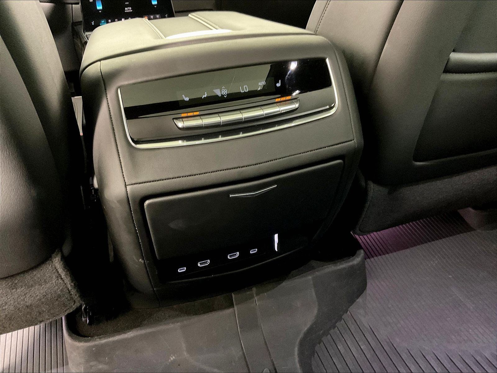 Used 2025 Cadillac Escalade Premium Luxury w/ LPO, Floor Liner Package AWD/4WD image 10