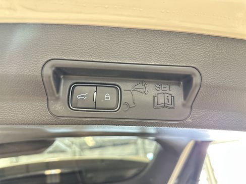 Certified 2023 Ford Explorer Limited w/ Equipment Group 301A image 33