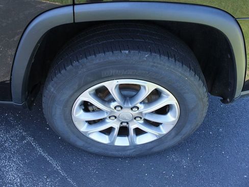 Used 2016 Jeep Grand Cherokee Limited image 6