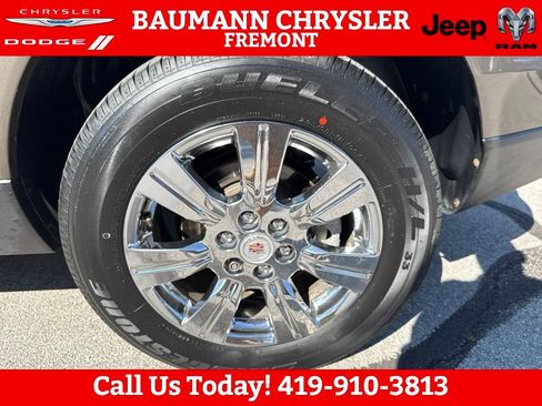 Used 2015 Cadillac SRX Luxury w/ Driver Awareness Package FWD image 39