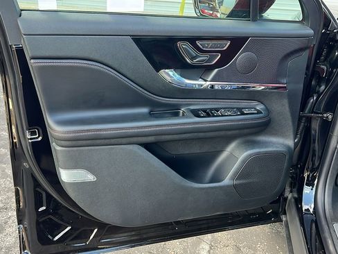 New 2025 Lincoln Corsair Reserve w/ Jet Appearance Package image 12