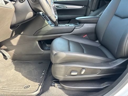 Certified 2022 Cadillac XT5 Luxury image 10