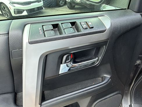 Used 2020 Toyota 4Runner SR5 Premium w/ Moonroof Package AWD/4WD image 15