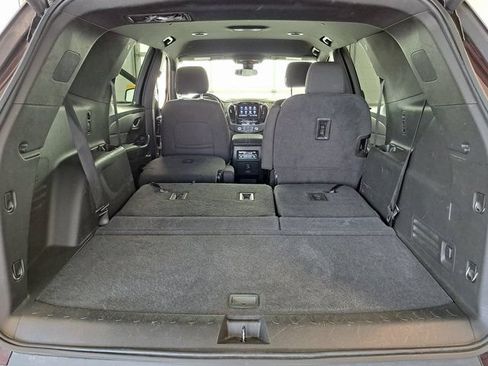 Used 2022 Chevrolet Traverse LT FWD image 30