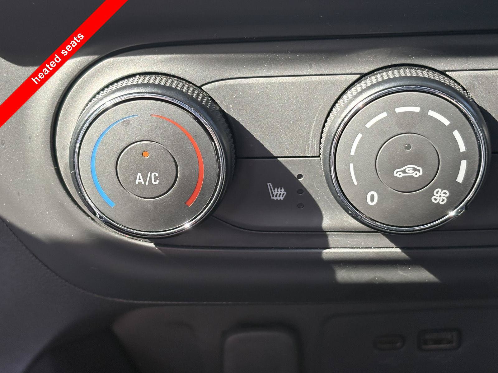 Used 2025 Chevrolet Trax RS w/ Driver Confidence Package FWD image 4