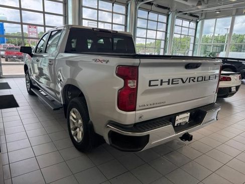 Certified 2022 Chevrolet Silverado 1500 LT w/ Leather Package AWD/4WD image 44