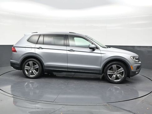 Used 2021 Volkswagen Tiguan SEL FWD image 6