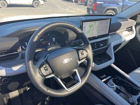 Used 2025 Ford Explorer Platinum w/ Ultimate Package image 10