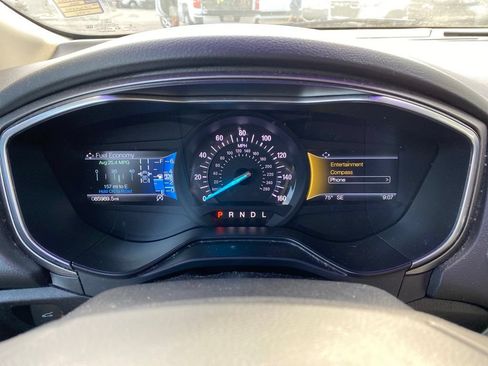 Used 2020 Ford Fusion SE w/ Equipment Group 151A FWD image 18