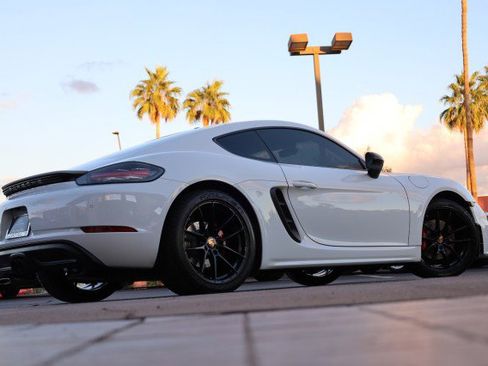 Used 2018 Porsche 718 Cayman image 19