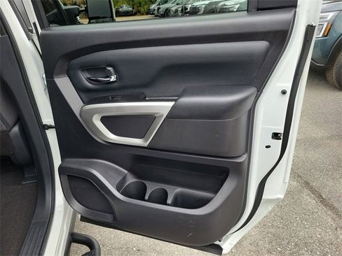 Used 2024 Nissan Titan SV w/ SV Convenience Package image 30
