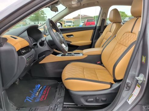 Used 2023 Nissan Sentra SV w/ SV Premium Package FWD image 18