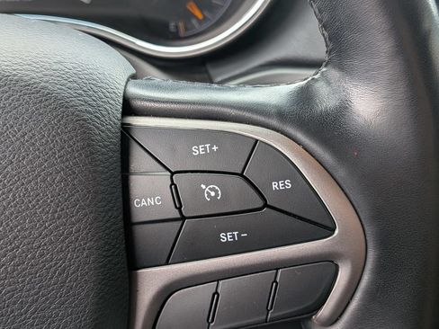 Certified 2021 Jeep Grand Cherokee Laredo X AWD/4WD image 16