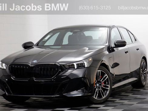 New 2026 BMW 550e xDrive w/ Premium Package image 1