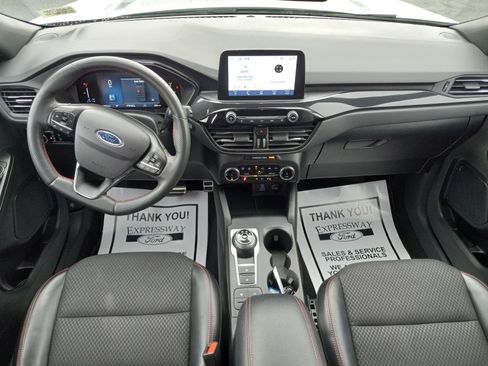 Used 2023 Ford Escape ST-Line w/ Cold Weather Package FWD image 17