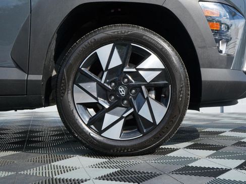 Used 2024 Hyundai Kona SEL AWD/4WD image 79