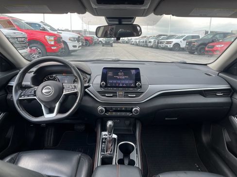 Used 2024 Nissan Altima 2.5 SR FWD image 15