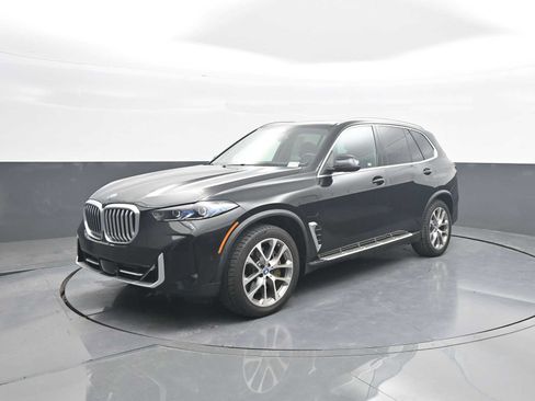 Used 2025 BMW X5 xDrive50e AWD/4WD image 4