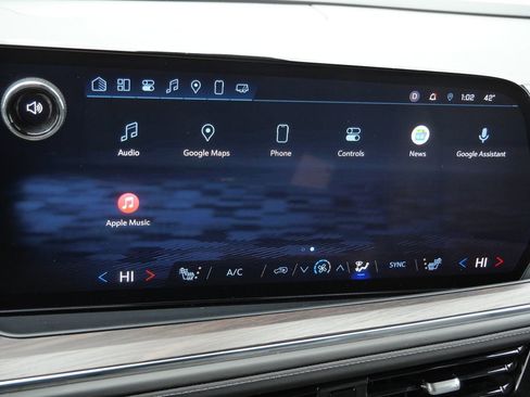 Used 2025 Chevrolet Suburban Z71 AWD/4WD image 42