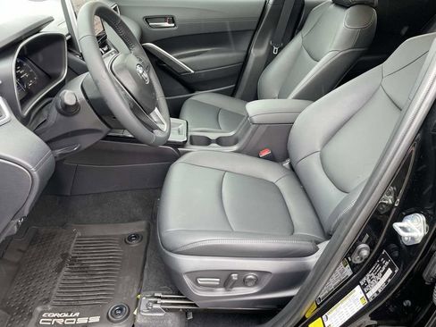 Used 2026 Toyota Corolla Cross XLE w/ Convenience Package image 15