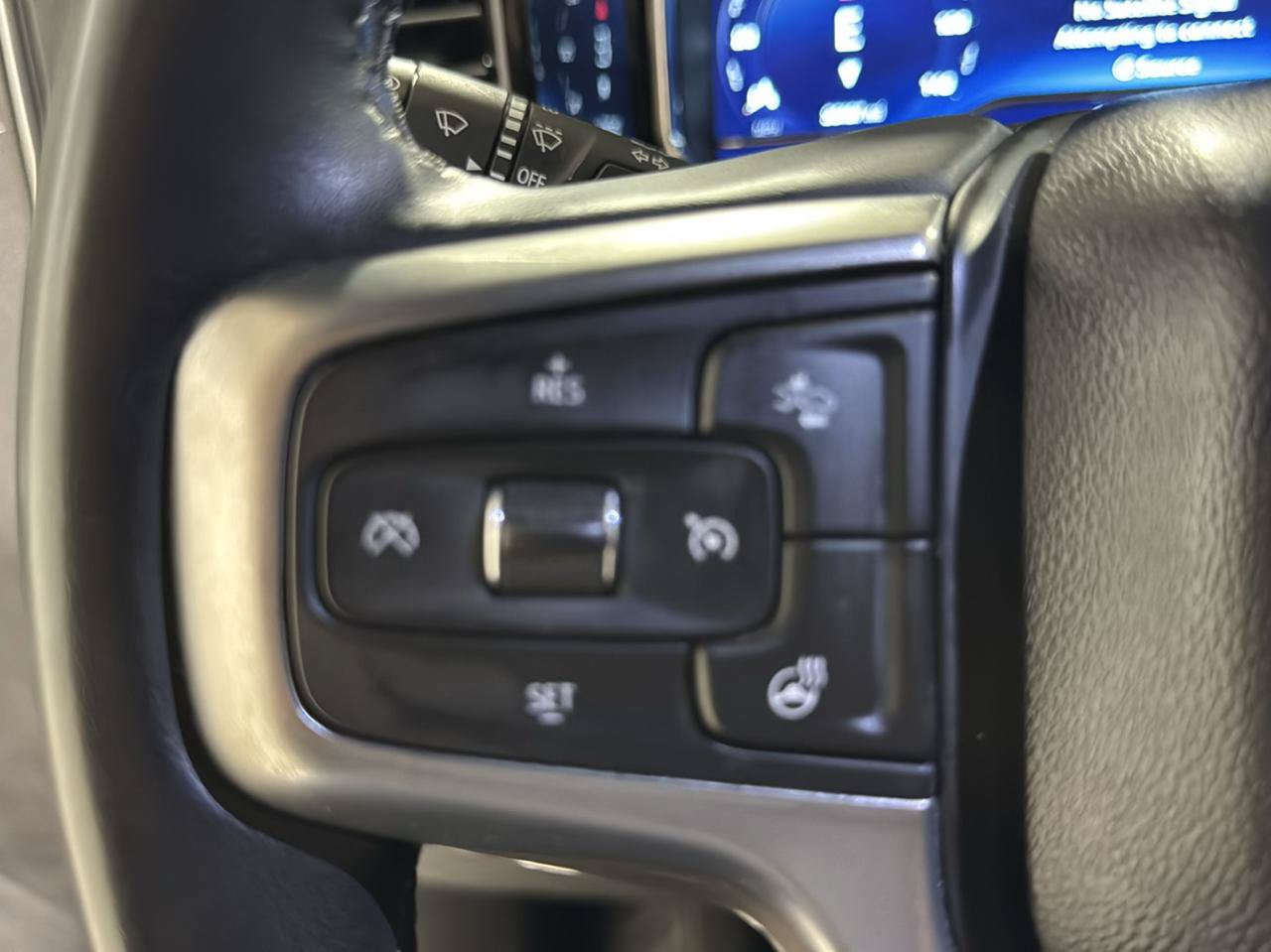 Used 2023 Chevrolet Silverado 1500 LT AWD/4WD image 25