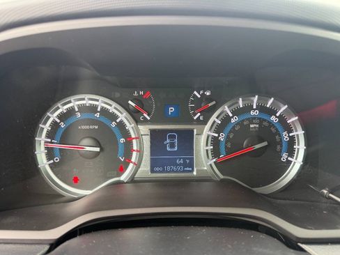 Used 2014 Toyota 4Runner SR5 AWD/4WD image 23