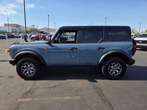 Certified 2025 Ford Bronco Badlands AWD/4WD image 3