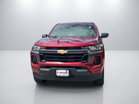 Used 2025 Chevrolet Colorado LT RWD image 2