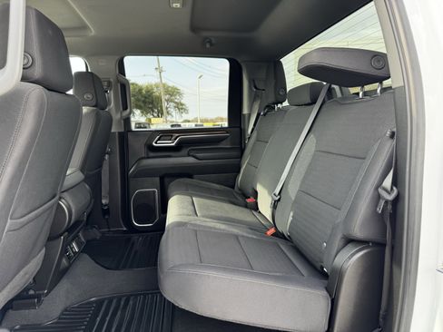 Used 2025 Chevrolet Silverado 2500 LT w/ Convenience Package image 30