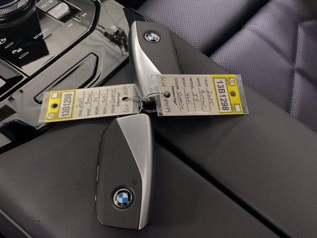 Used 2025 BMW i5 xDrive40 w/ Premium Package AWD/4WD image 60