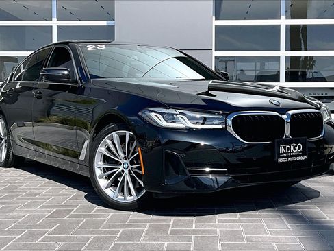 Used 2023 BMW 530i w/ Convenience Package image 3