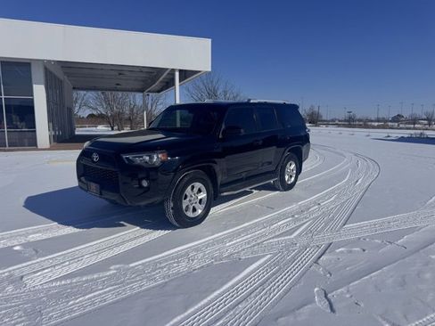 Used 2015 Toyota 4Runner SR5 image 9