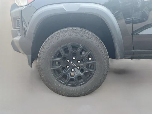 Used 2025 Chevrolet Colorado Trail Boss AWD/4WD image 29