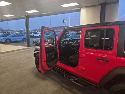 Used 2021 Jeep Wrangler Unlimited Willys image 8