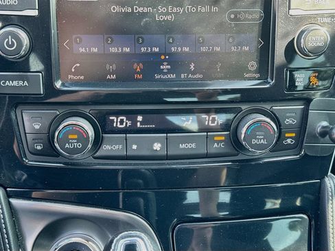 Used 2019 Nissan Maxima Platinum w/ Sport Mat Group FWD image 16