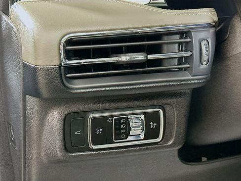 Used 2025 Lincoln Corsair AWD w/ Equipment Group 101A image 11