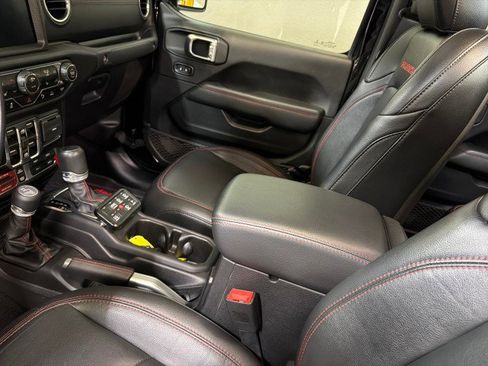 Used 2020 Jeep Gladiator Rubicon image 16