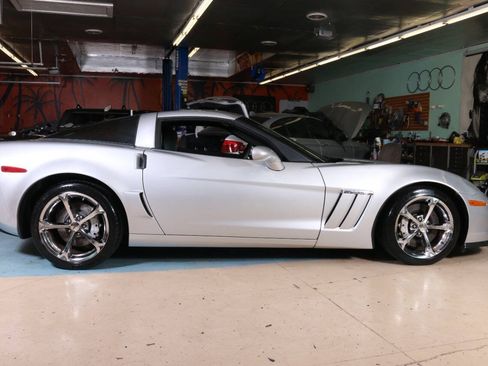 Used 2011 Chevrolet Corvette Grand Sport w/ Preferred Equipment Group RWD image 90